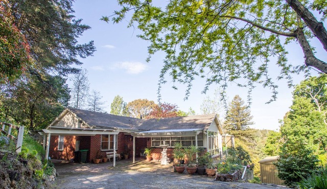 Boutique cottage escape in the Adelaide Hills.