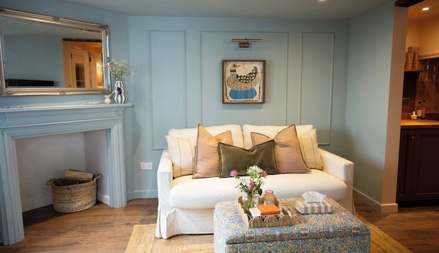 Boutique Cottage in the Heart of Kintbury. Pet friendly!
