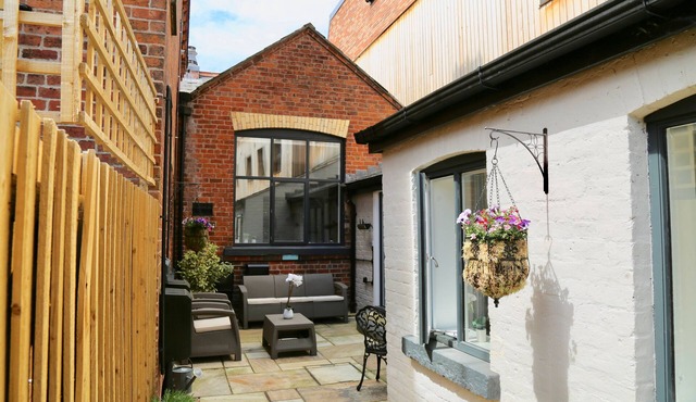 Boutique Courtyard Apt @ The Chapel Chester - City Centre
