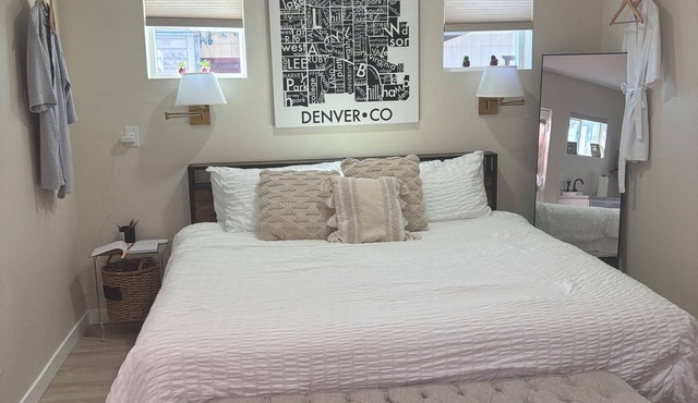 Boutique Denver Guest Studio - King Bed - Free Parking -Walk to Arenas