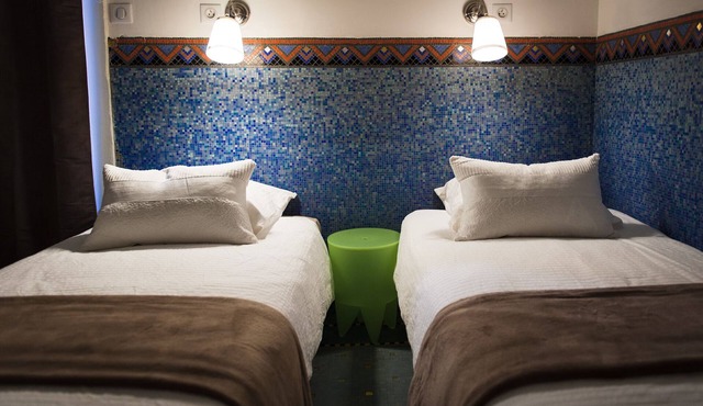 Boutique downtown apartment near train station