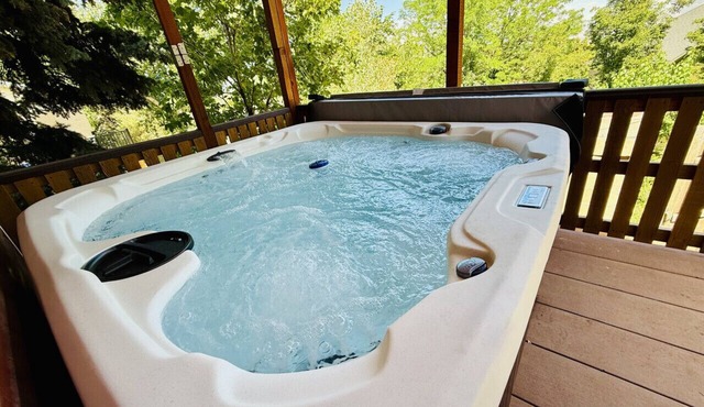Boutique Estate - Hot Tub | Firepit | Fam Fun