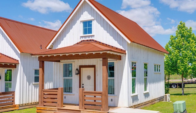 Boutique Family Suite Cabin Lodging & Event Resort - Cedar Break at Howard Ranch