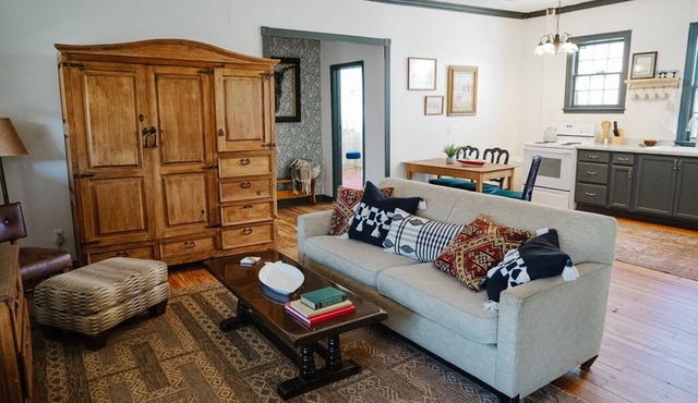 Boutique Guest Stay in Downtown Clarksville