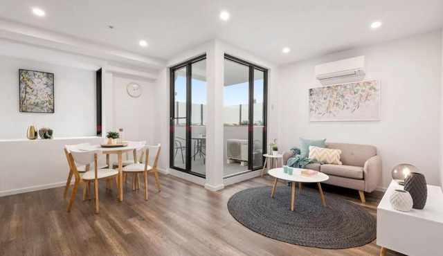 Boutique Heidelberg Heights 2BR Apartment 105