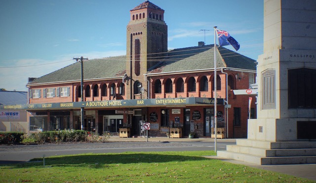 Boutique Home Hotel set at the crossroads to the grampians, GOR and the folkies