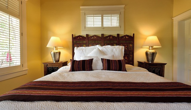 BOUTIQUE HOTEL - PRIVATE King deluxe Suite 1/2 mi. from Santa Fe Plaza