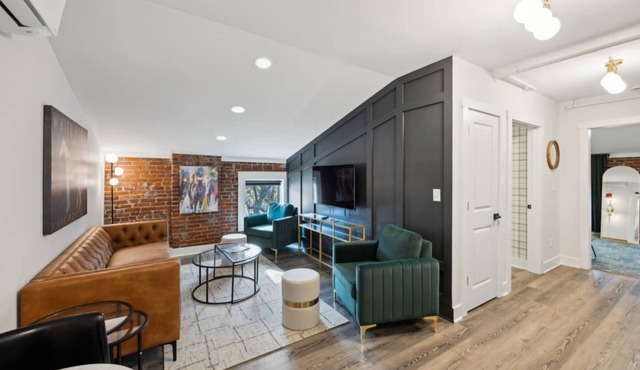 Boutique Hotel | The Kentucky Derby Suite