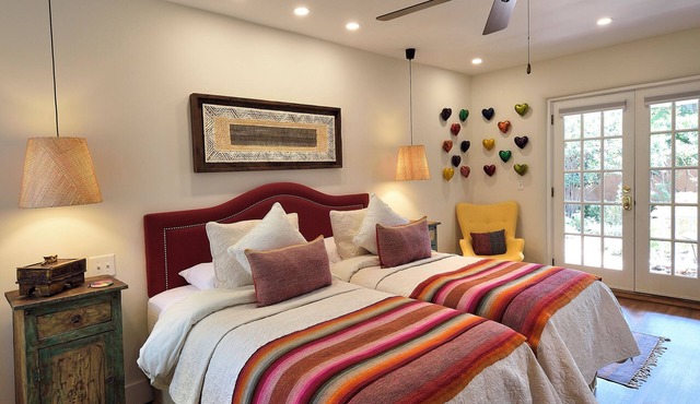 BOUTIQUE HOTEL - Twin Beds deluxe Room with private patio 1/2 mi. from Santa Fe Plaza
