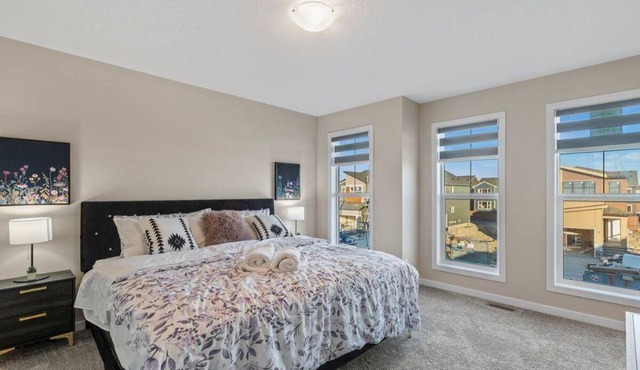 Boutique House~5Bedrooms~NearAirport~10% off on weekly&15% off on Monthly stays!