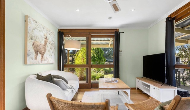 Boutique house on tranquil organic farm - sleeps 6