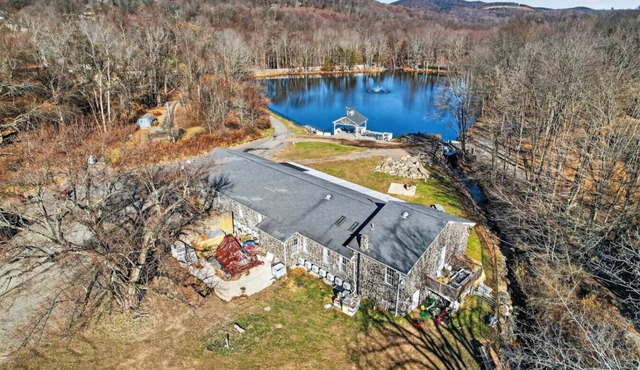 Boutique King Suite at Orchard Lake Private Farm