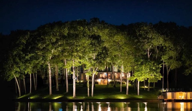 Boutique Lake-Side Home with Magical Views