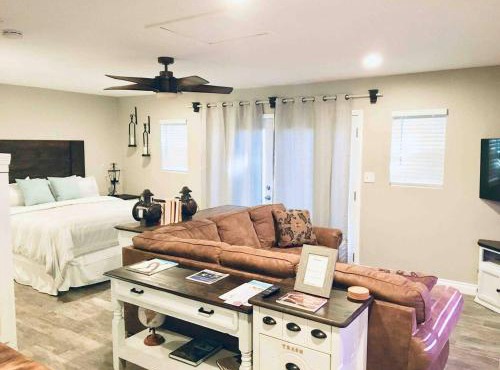 Boutique Living at Cozy Blue Modern Wine Country