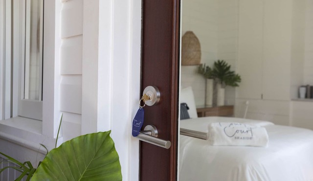 Boutique Luxury Seaside Escape – The Court, Central Location +2 Bikes