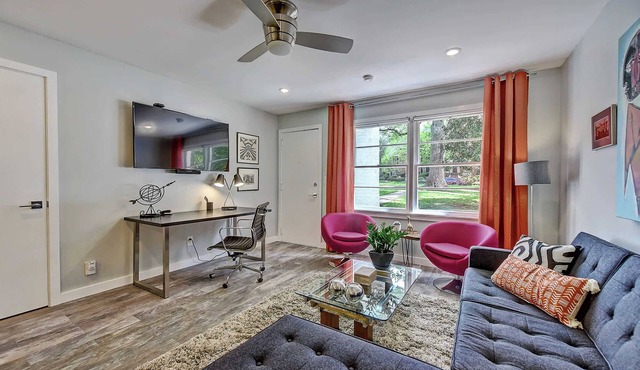 Boutique Myers Park King Suite Condo with Parking Near Atrium CMC & Uptown