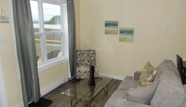 Boutique Oceanfront Suite Within Minutes of Tablelands and Woody Point