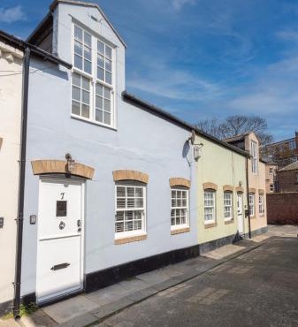 Boutique Old Sea Stable - 1 minute from beach