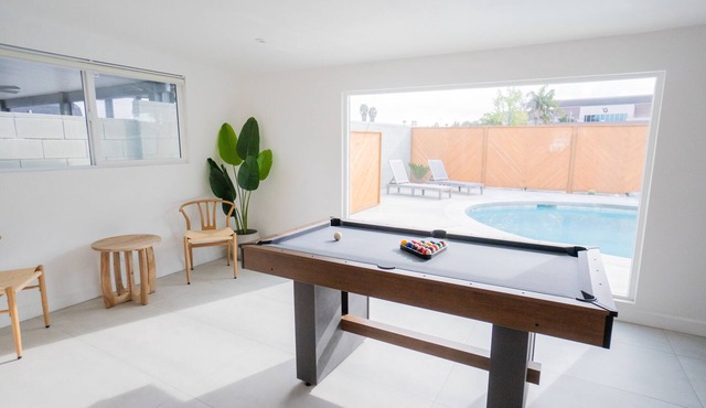 Boutique Pool House, Billiards, arcade, 14mi to Disneyland