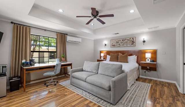 Boutique Retreat: Private Suite with Pool & Outdoor Games Surrounded by Nature