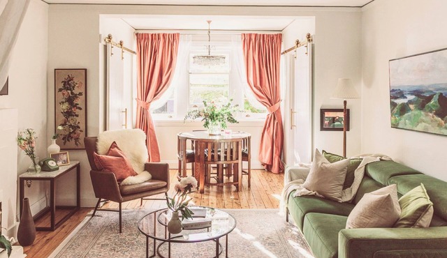 Boutique Stay in Sydney's Eastern Suburbs, Steps From City Icons with Parking