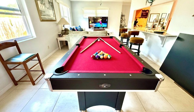 Boutique Stay: Near Beach, PSP4, Billiard or PingPong, Fire Pit, Private Yard