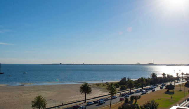 Boutique Stay on St Kilda Beach with amazing views