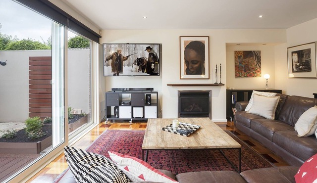 BOUTIQUE STAYS - Elwood Hideaway