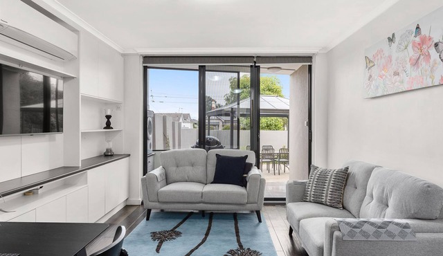 BOUTIQUE STAYS - Lilly Pilly