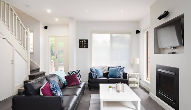 BOUTIQUE STAYS - Mentone Abode