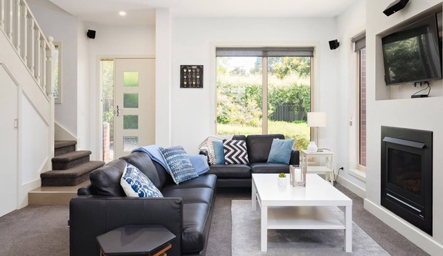 BOUTIQUE STAYS - Mentone Abode