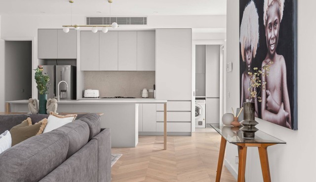 BOUTIQUE STAYS - Milk & Honey