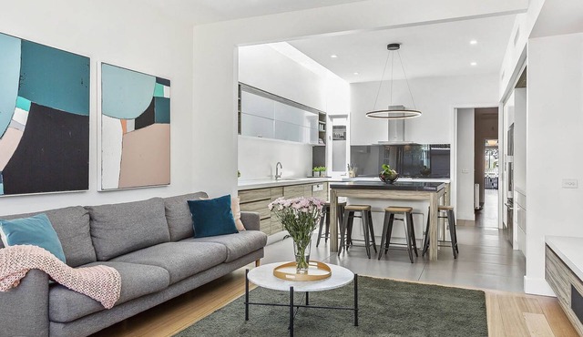 BOUTIQUE STAYS - Victorian Vogue