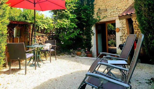 Boutique studio with characterful decor, private pool pool & holistic therapies.