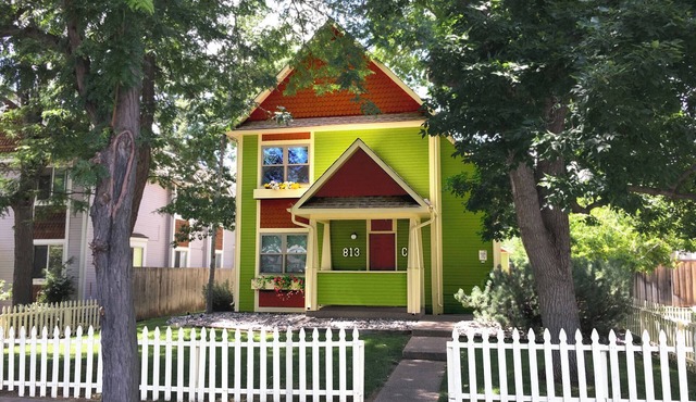 Boutique Studio Apartment Hotel across from CSU in Old Town Fort Collins! Light filled space that will transport and capture your heart. Curl up and read a book, let your mind wander from your private balcony as the giant oak tree blows in the breeze