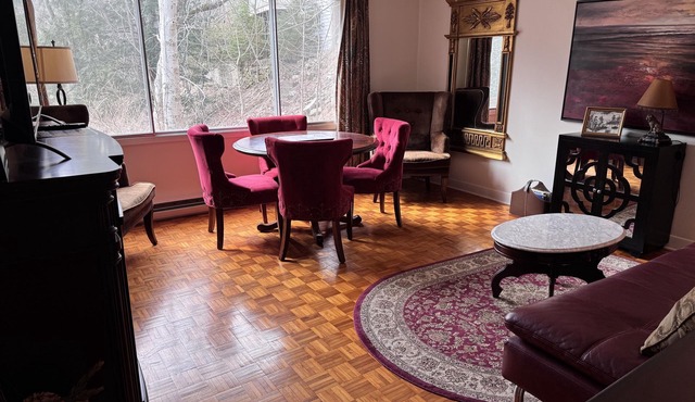 Boutique Style Ambiance Fireplace Minutes To HFX