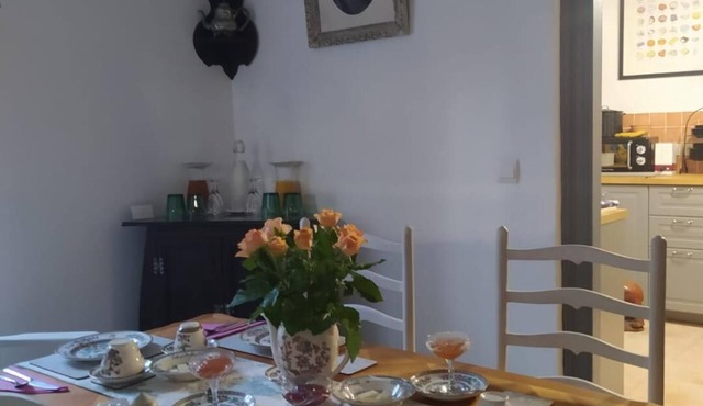 Boutique Townhouse with mountain views and river