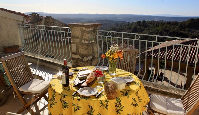Boutique village gite with panoramic views and terrace near Gorges du Verdon