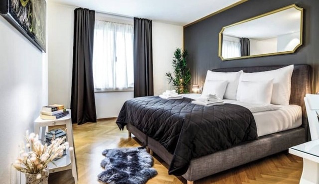 BoutiqueLuxury | Balcony | AC | Downtown
