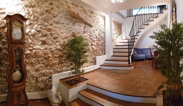 BOUZIGUES large winemaker house on the edge of the pond Thau.