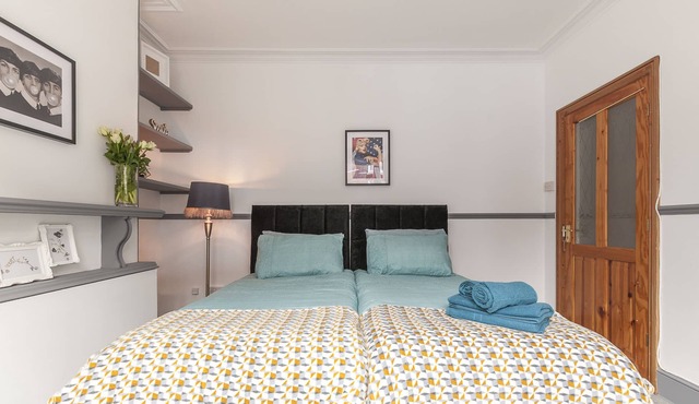 Bovey House , modern and spacious