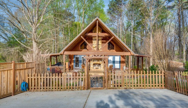 Bowdon Cabin Stay Near Atlanta, Private Pool!