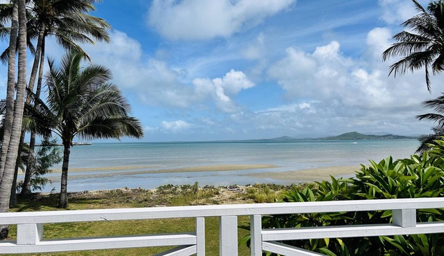 Bowen Beach House Absolute beachfront family holiday home