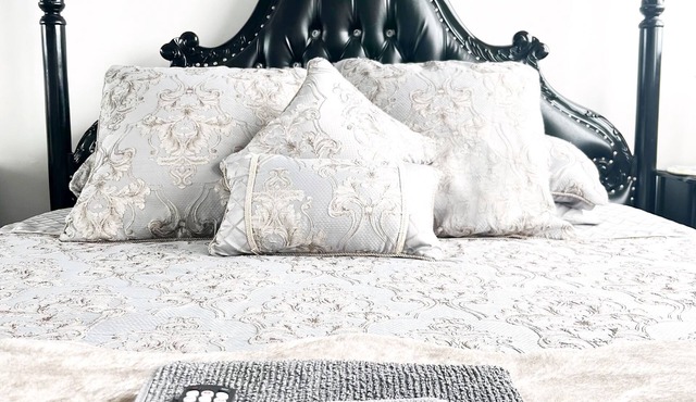 Bowen hills convenience- doorstep to RNA/RBWH, pet friendly!