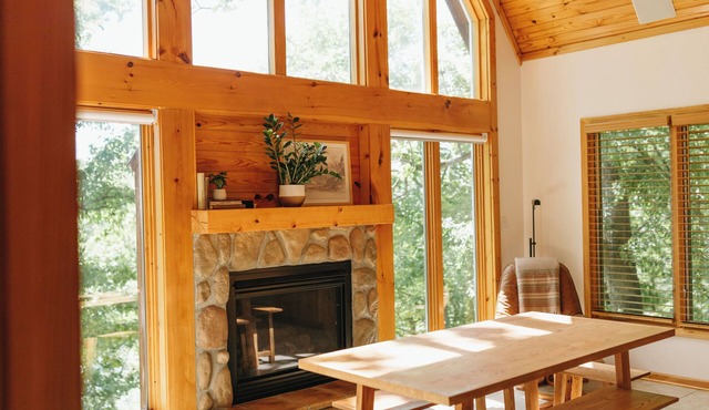 Bower Lodge: Lakeview - Cozy Luxurious 4bd