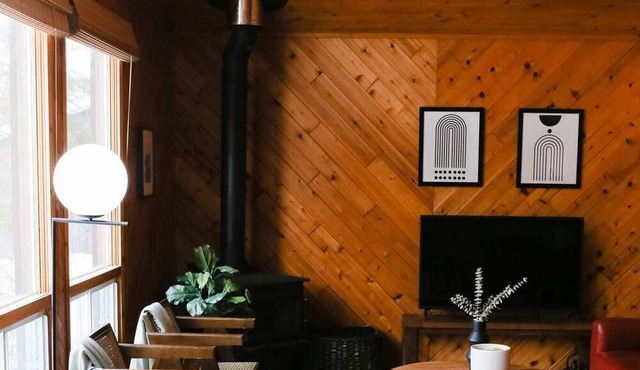 Bowerbird Stays Cool & Cozy Cabin