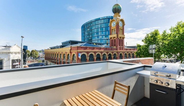 BOWIE Sun soaked Comfort in the Heart of Richmond