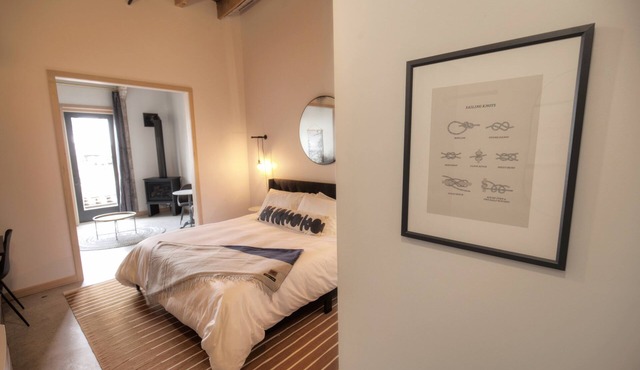 Bowline Hotel, 3 Luxe Trolley View King Room, Pet-friendly