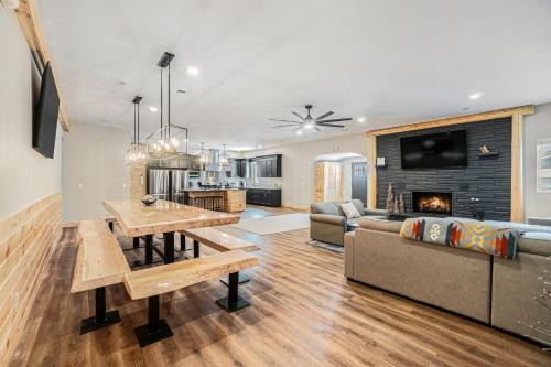 Bowling Alley! Expansive Group Getaway in Lewiston