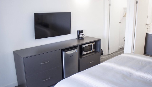 Bowmanville Marina Inn & Suites